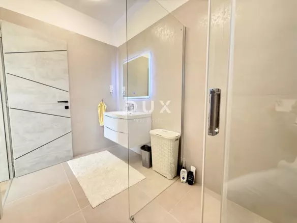 2-bedroom Apartment In Klenovica, Croatia (90,79 M²)