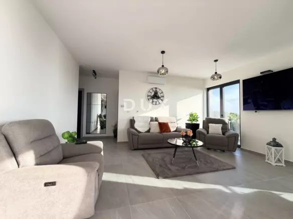 2-bedroom Apartment In Klenovica, Croatia (90,79 M²)