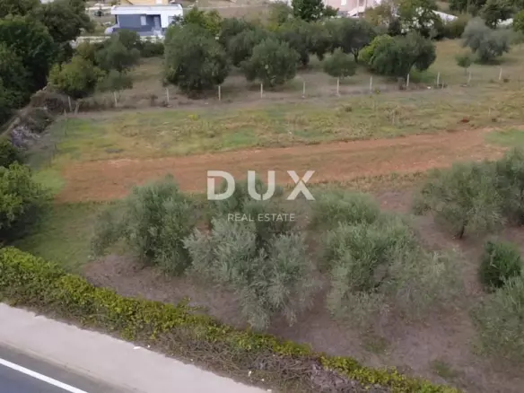 Land In Poličnik, Croatia (2.166 M²)