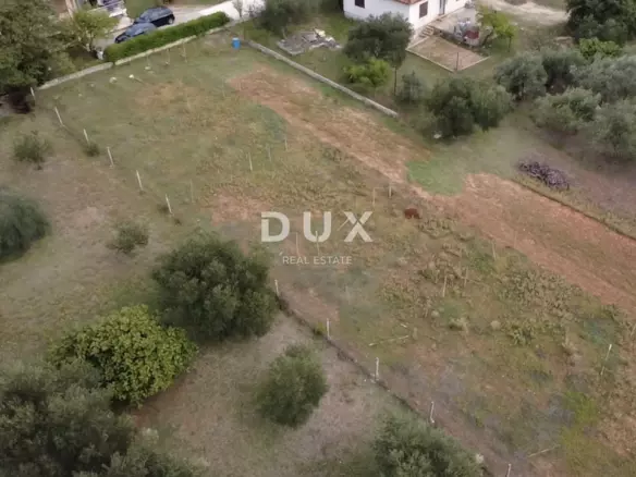 Land In Poličnik, Croatia (2.166 M²)