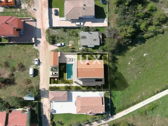 Land In Kaštel