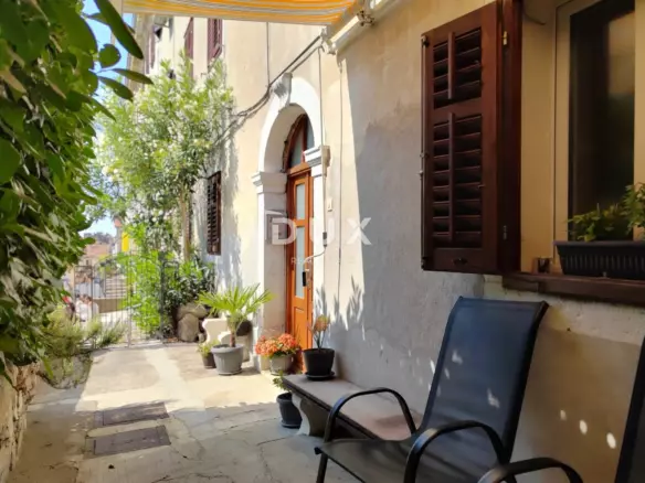 3-bedroom Apartment In Volosko, Croatia (87 M²)