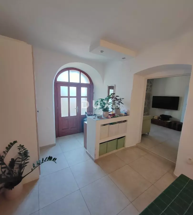 3-bedroom Apartment In Volosko, Croatia (87 M²)