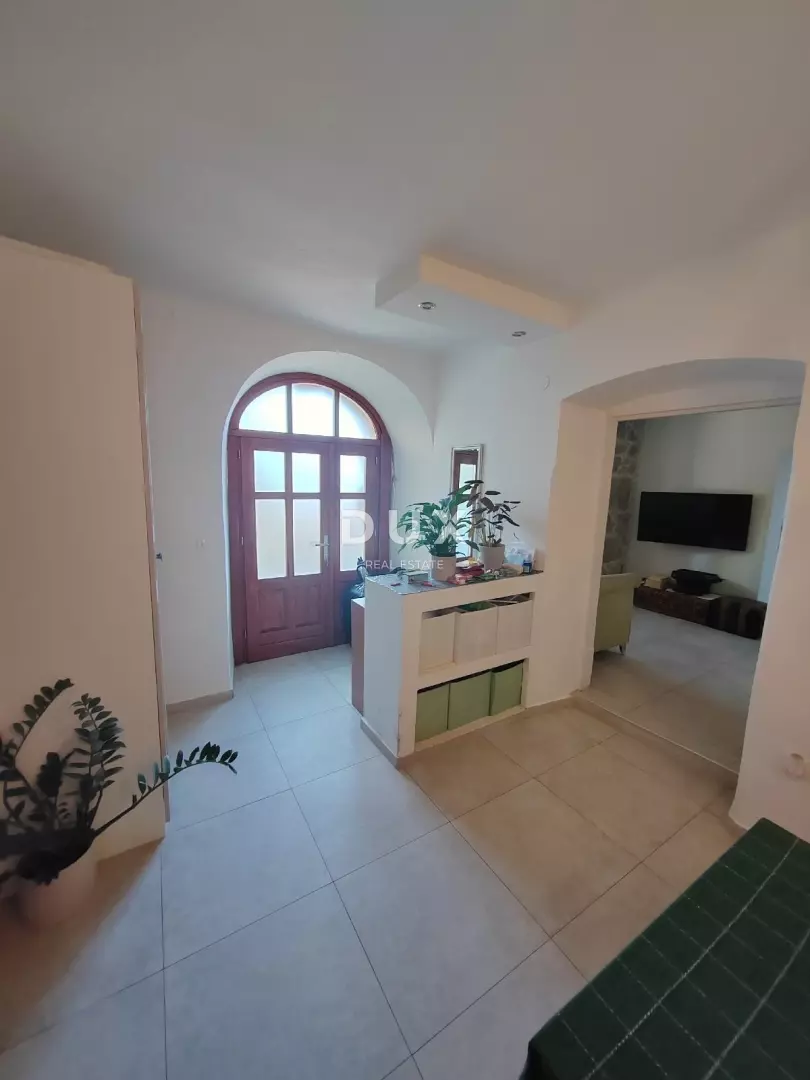 3-bedroom Apartment In Volosko, Croatia (87 M²)