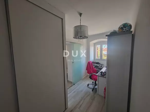 3-bedroom Apartment In Volosko, Croatia (87 M²)