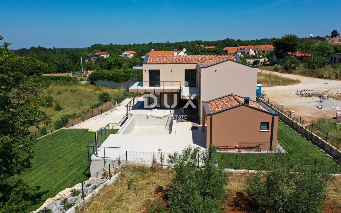 4-bedroom Detached House In Višnjan, Croatia (377 M²)