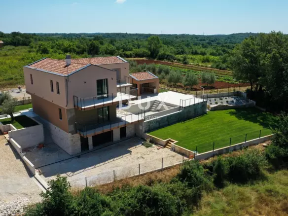 4-bedroom Detached House In Višnjan, Croatia (377 M²)