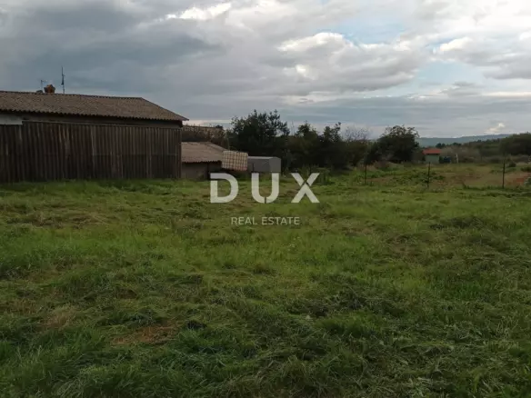 Land In Oprtalj, Croatia (453 M²)