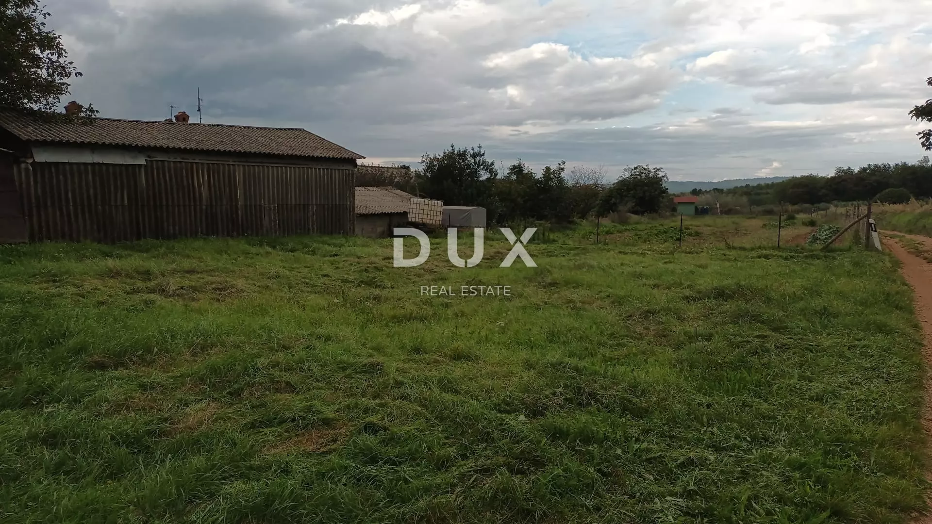 Land In Oprtalj, Croatia (453 M²)