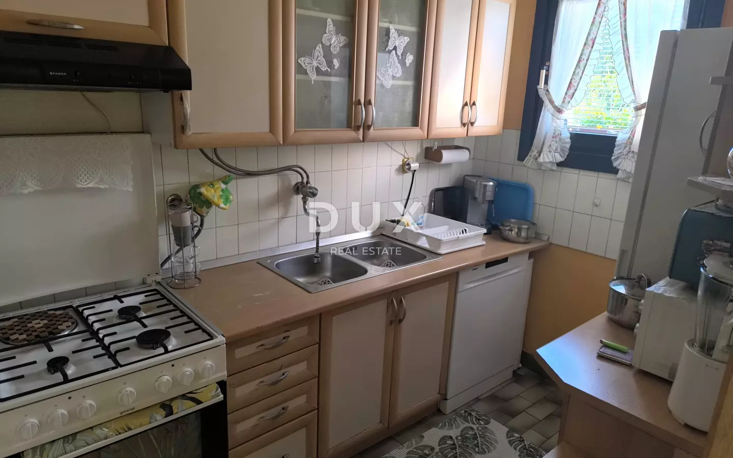 3-bedroom Apartment In Kaštanjer, Croatia (83 M²)