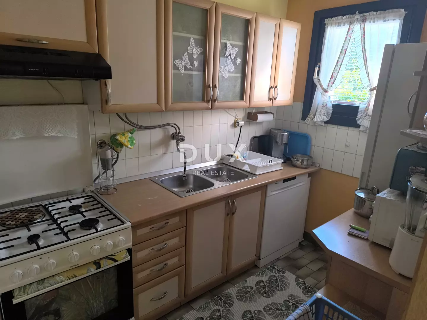 3-bedroom Apartment In Kaštanjer, Croatia (83 M²)