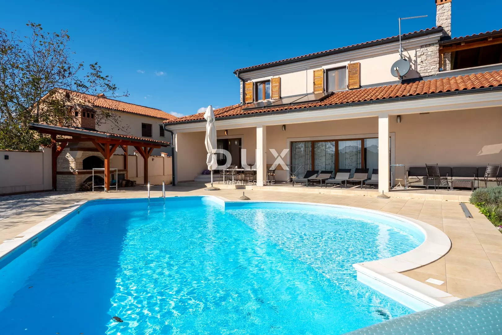4-bedroom Villa In Žminj, Croatia (398 M²)