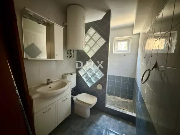 3-bedroom Apartment In Njivice, Croatia (66 M²)