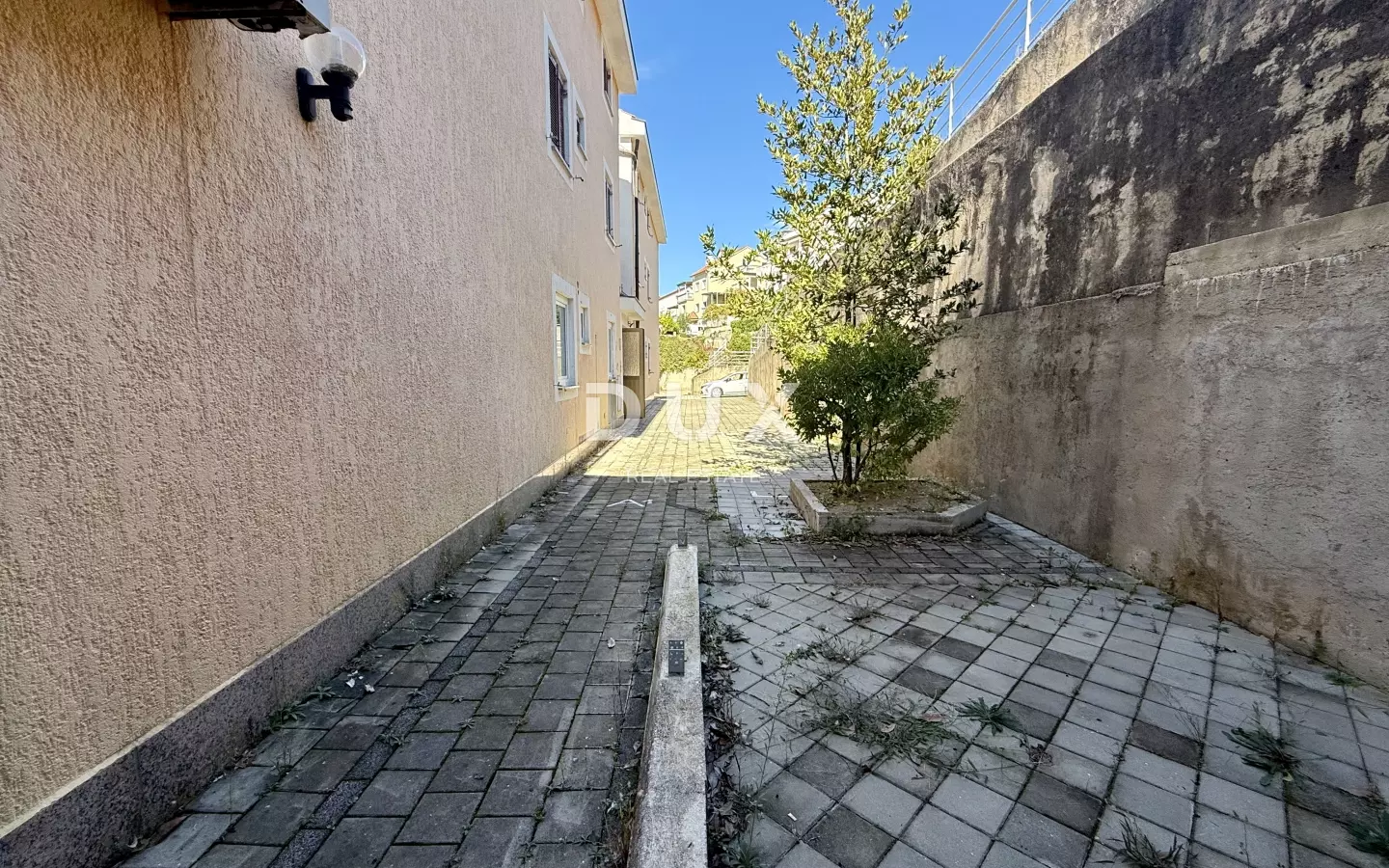 3-bedroom Apartment In Njivice, Croatia (66 M²)