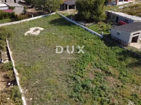 Land In Poličnik, Croatia (1.393 M²)