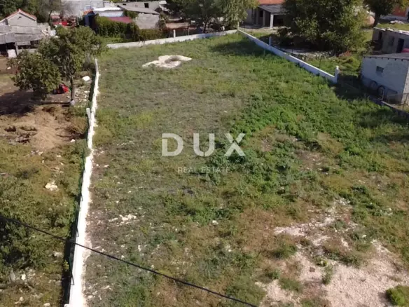 Land In Poličnik, Croatia (1.393 M²)