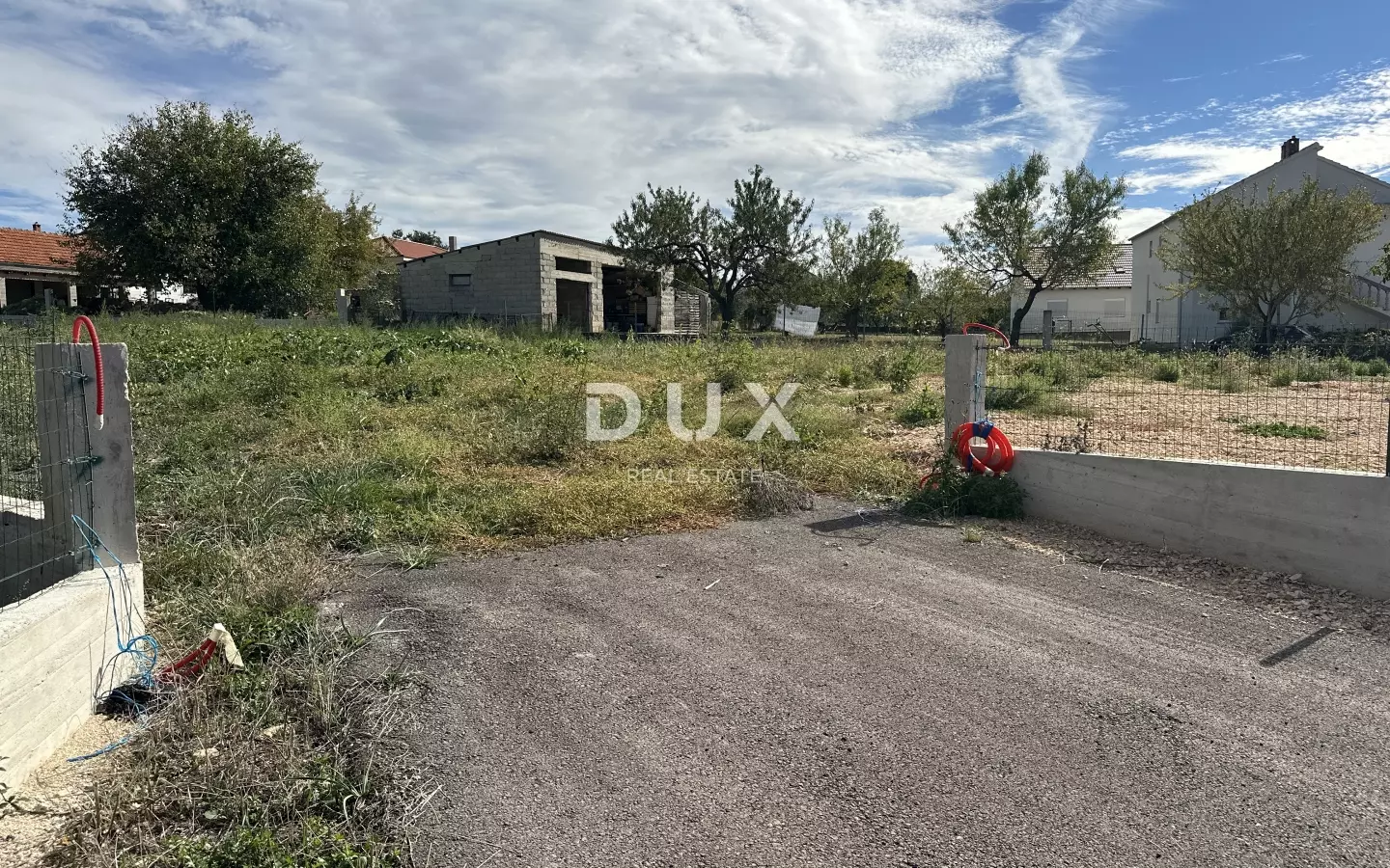Land In Poličnik, Croatia (1.393 M²)