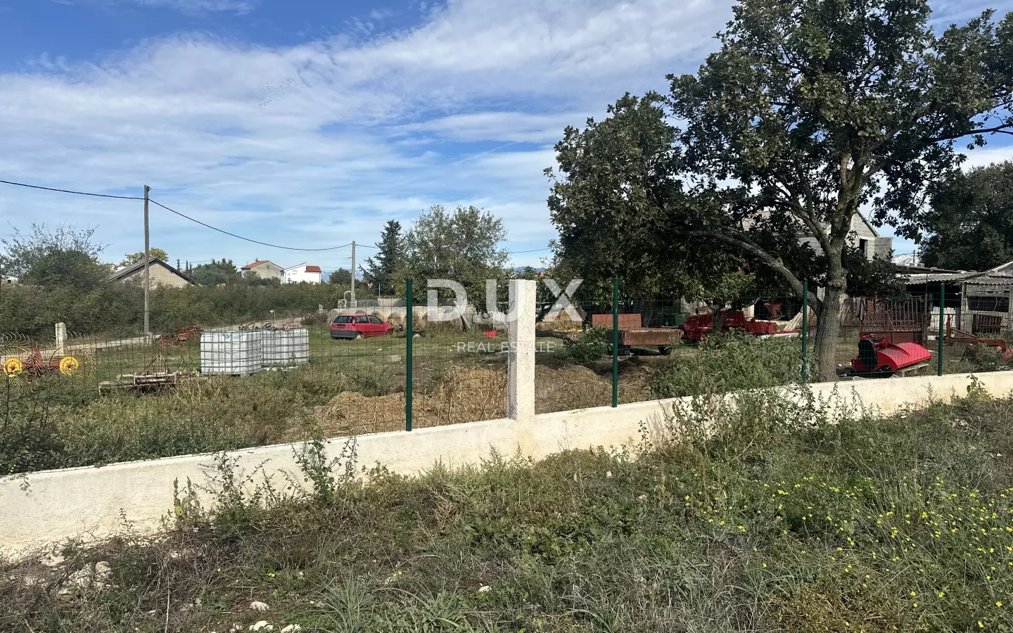 Land In Poličnik, Croatia (1.393 M²)