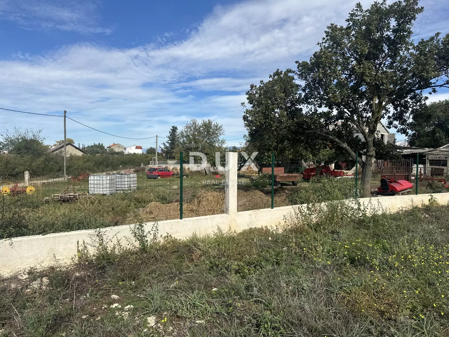 Land In Poličnik, Croatia (1.393 M²)