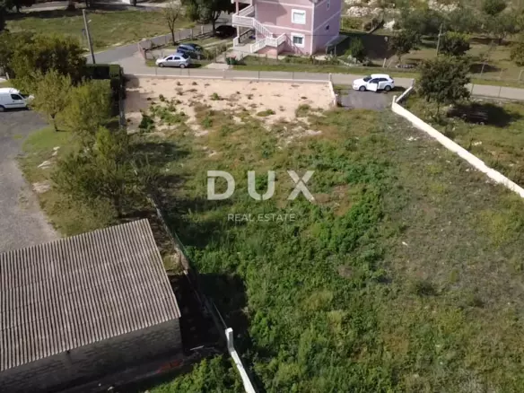 Land In Poličnik, Croatia (1.393 M²)