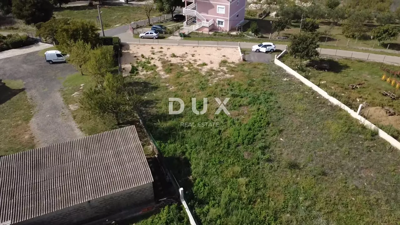 Land In Poličnik, Croatia (1.393 M²)