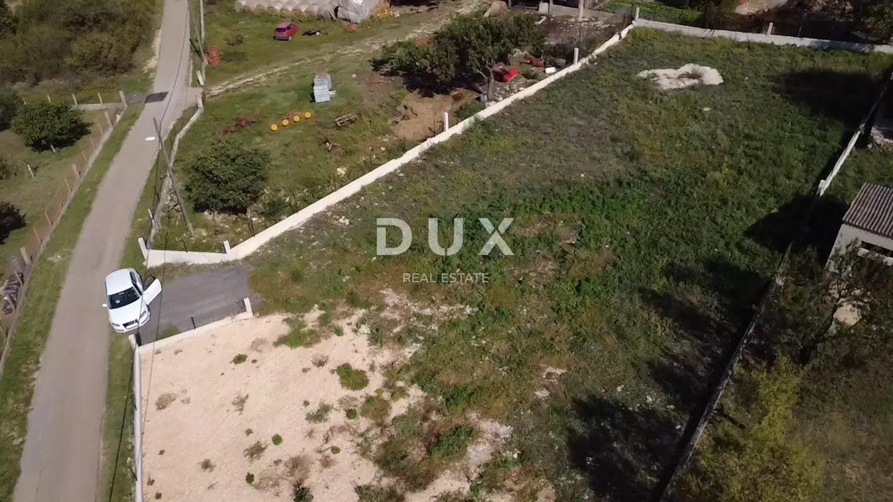 Land In Poličnik, Croatia (1.393 M²)