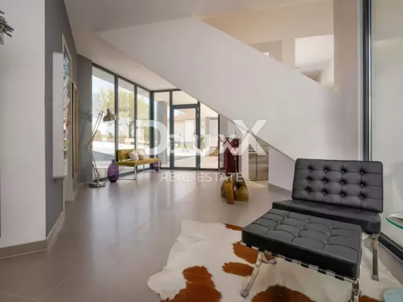 6-bedroom Villa In Višnjan, Croatia (454 M²)