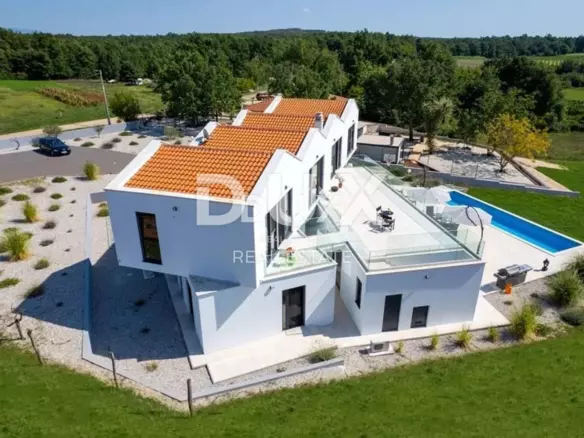 6-bedroom Villa In Višnjan, Croatia (454 M²)