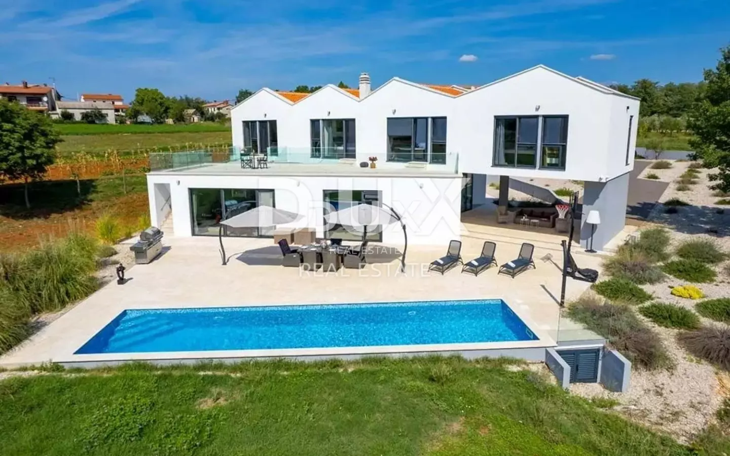 6-bedroom Villa In Višnjan, Croatia (454 M²)