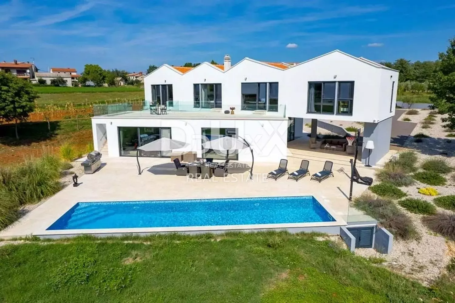 6-bedroom Villa In Višnjan, Croatia (454 M²)