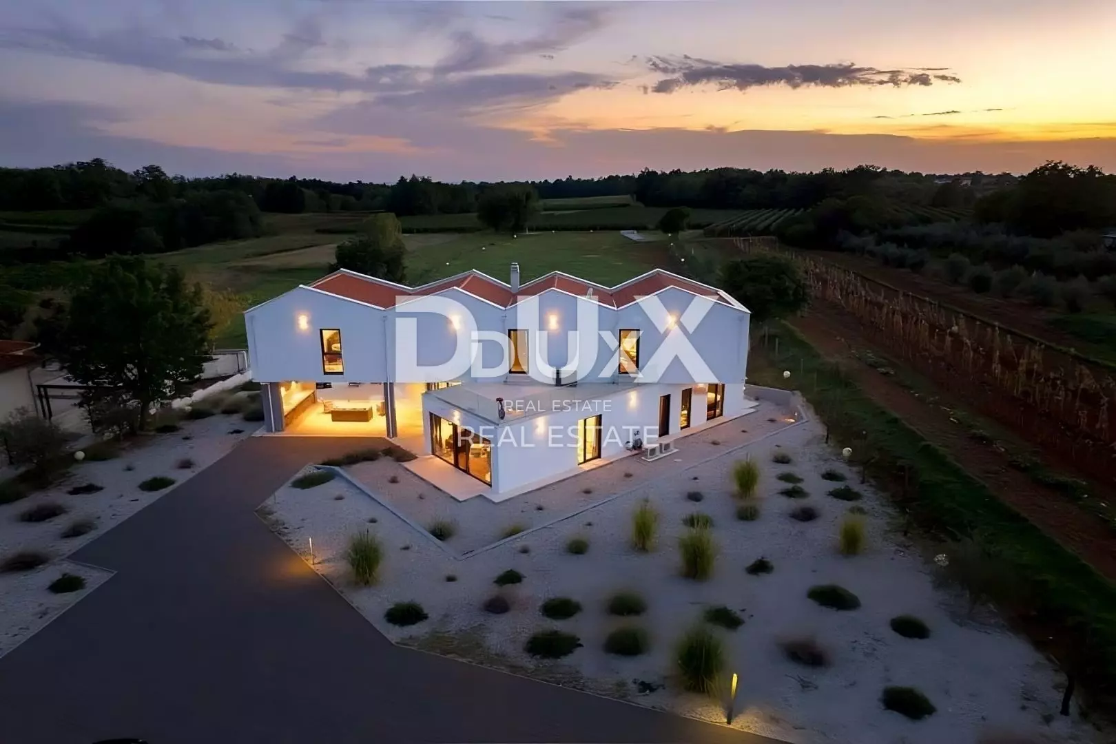 6-bedroom Villa In Višnjan, Croatia (454 M²)