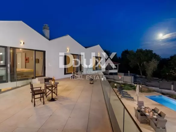 6-bedroom Villa In Višnjan, Croatia (454 M²)