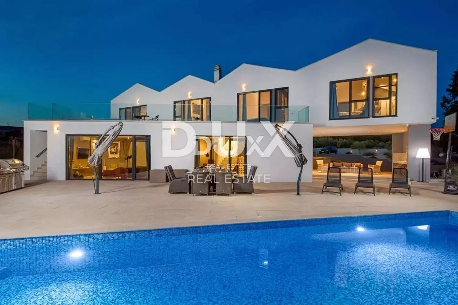 6-bedroom Villa In Višnjan, Croatia (454 M²)