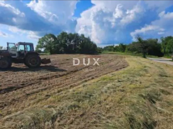 Land In Žminj, Croatia (1.410 M²)