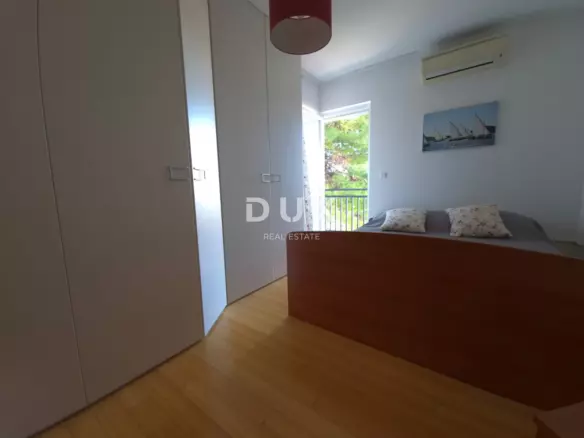 4-bedroom Apartment In Murter, Croatia (155 M²)