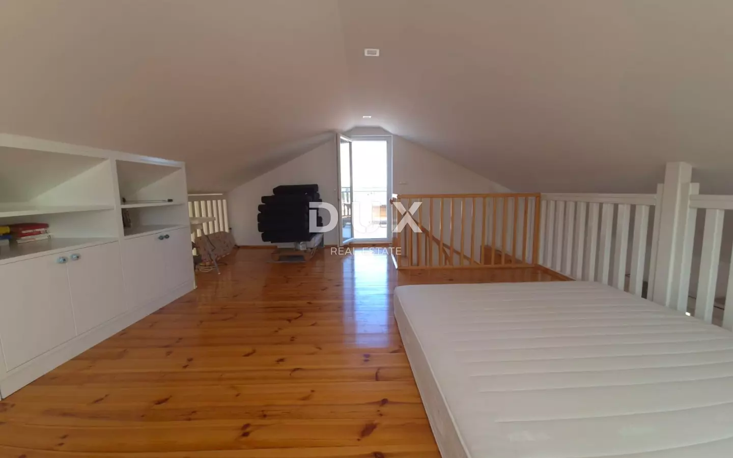 4-bedroom Apartment In Murter, Croatia (155 M²)
