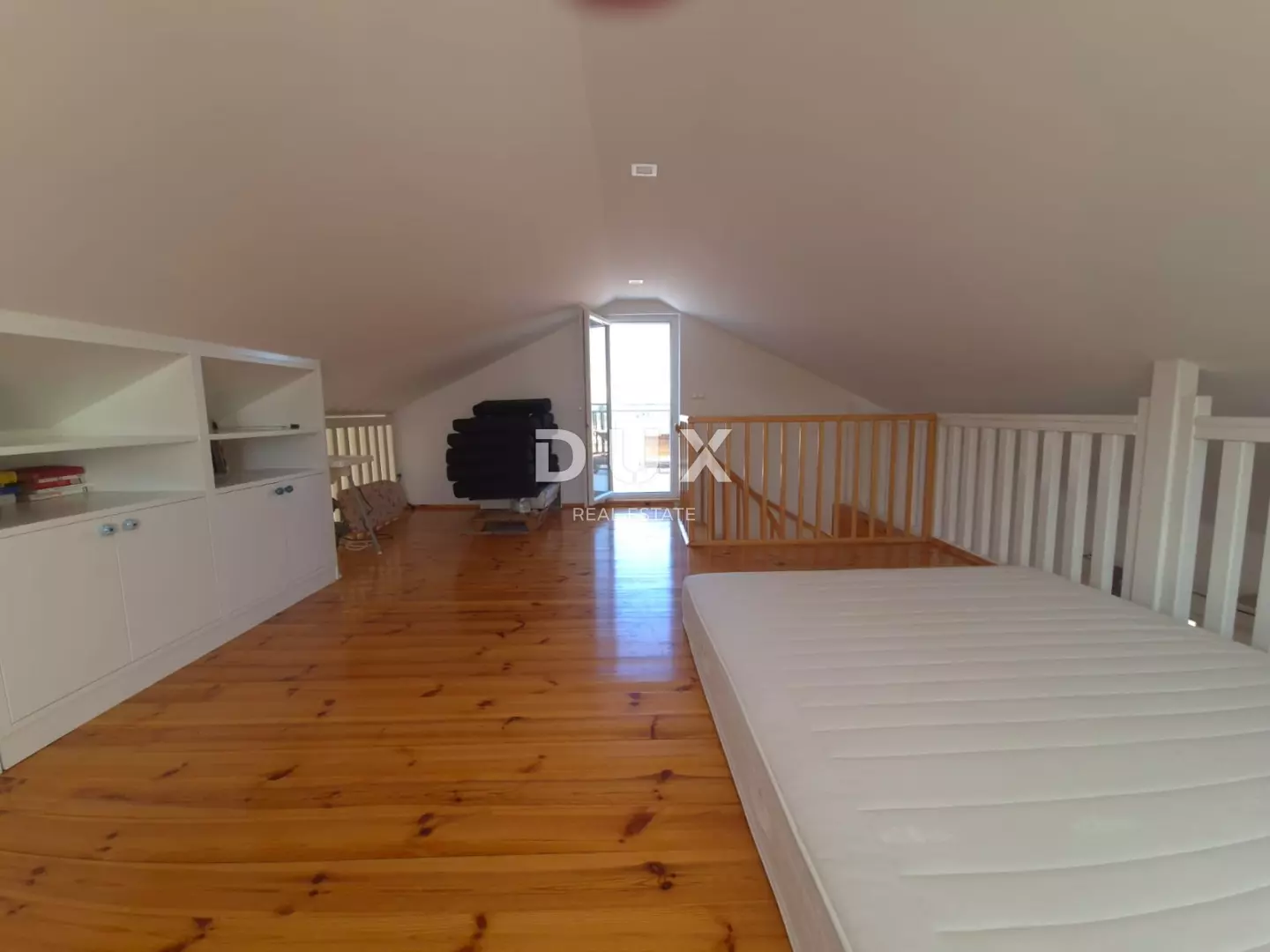 1763985639_80c81d6c-651c-4b9c-aa0e-83267a7809a4-6aee10 4-bedroom Apartment In Murter, Croatia (155 M²)