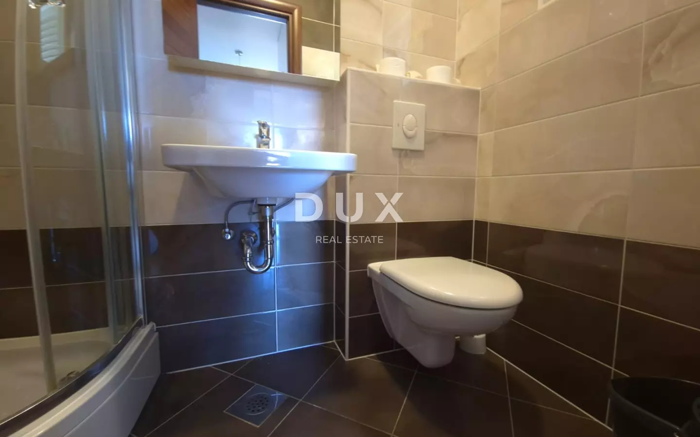 4-bedroom Apartment In Murter, Croatia (155 M²)
