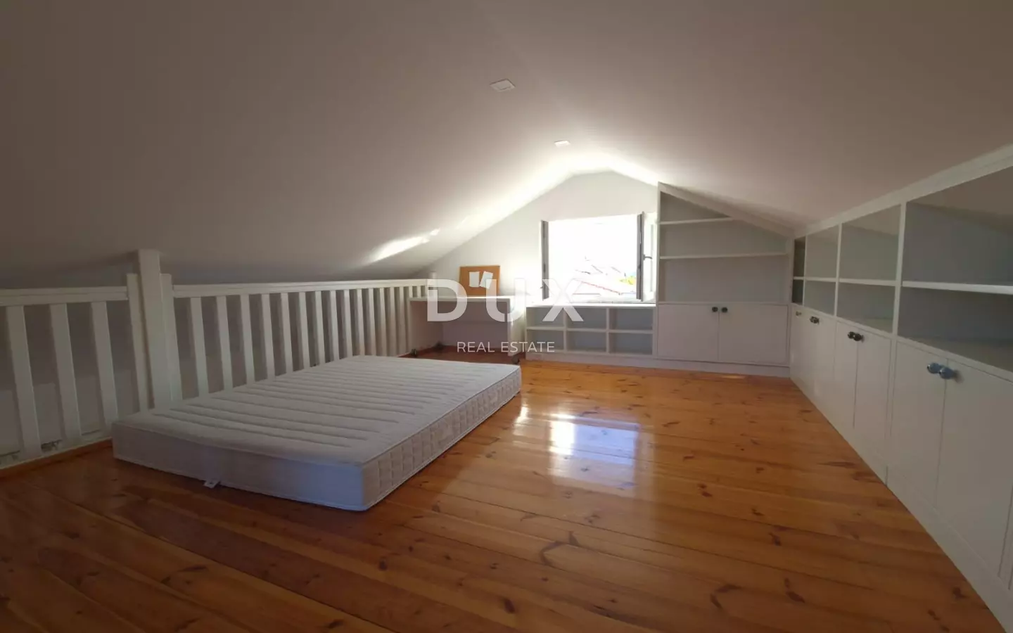 4-bedroom Apartment In Murter, Croatia (155 M²)