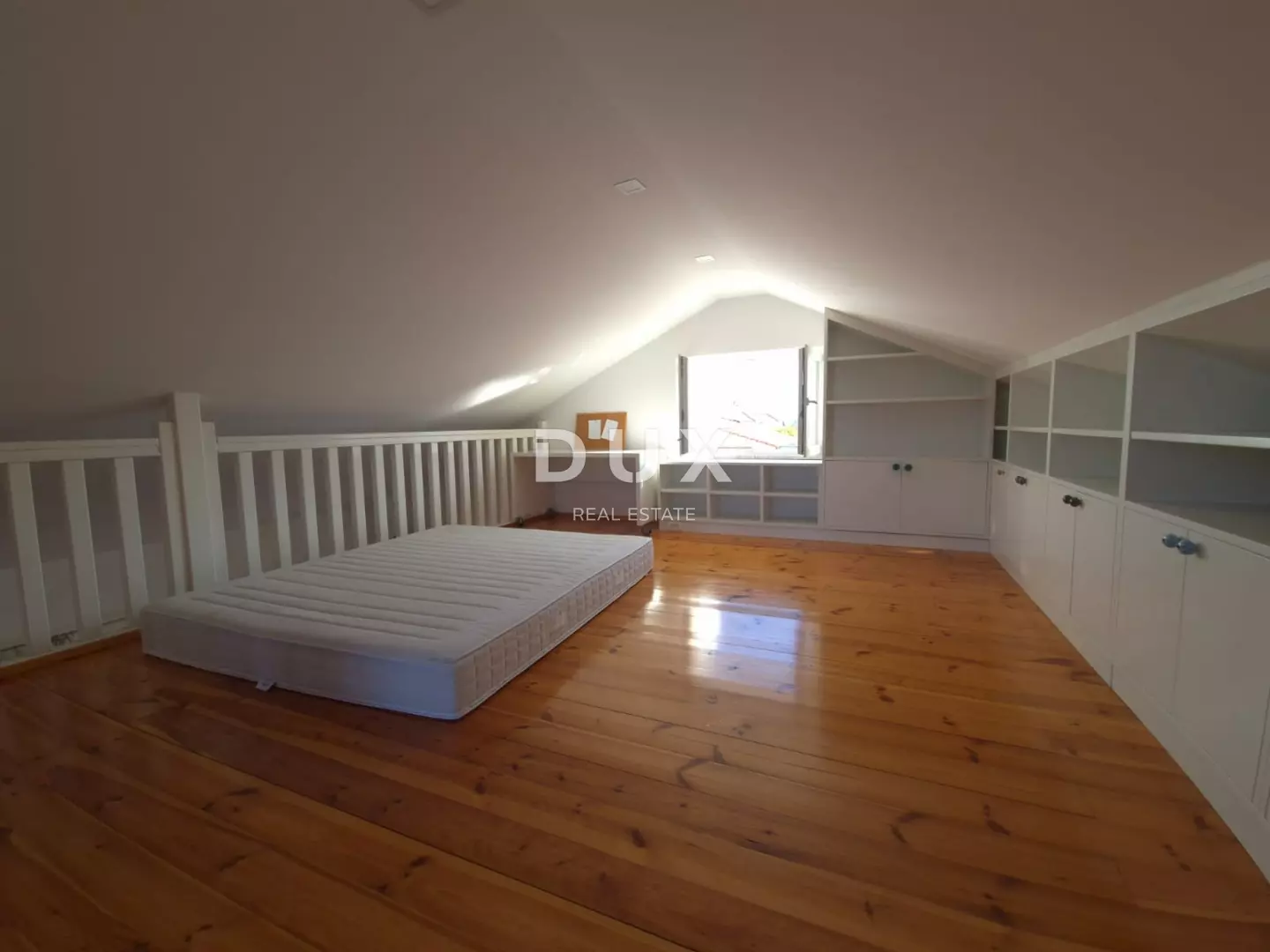 1763985655_42419403-0a6b-4f52-a918-85ecf48fb151-d98d5b 4-bedroom Apartment In Murter, Croatia (155 M²)