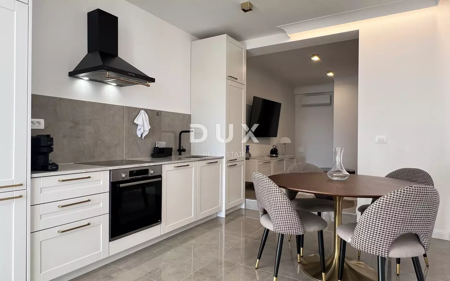 1-bedroom Apartment In Lovran, Croatia (120 M²)