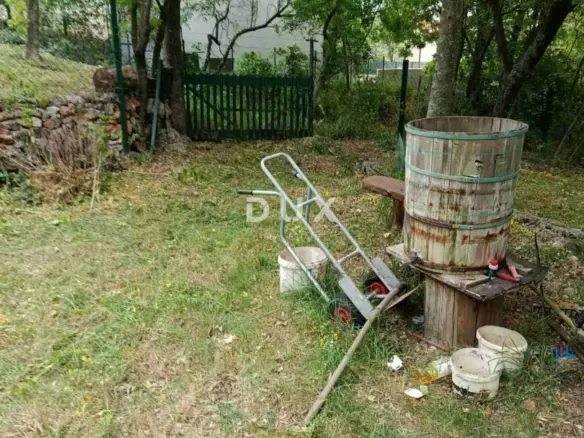 Land In Povile, Croatia (1.083 M²)