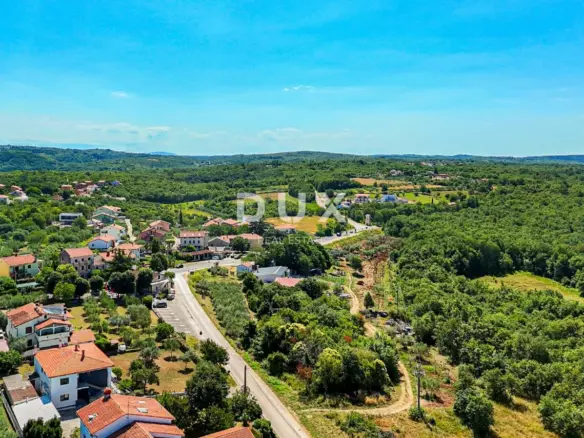 Land In Buje, Croatia (585 M²)