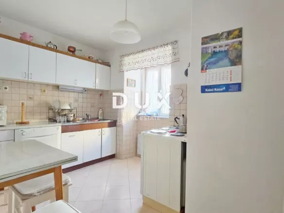 3-bedroom Apartment In Volosko, Croatia (94 M²)