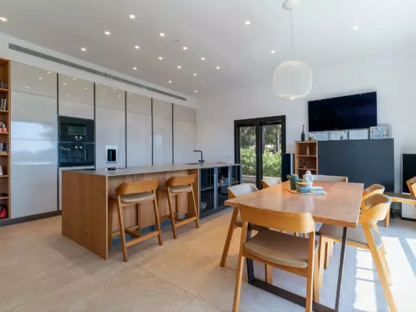 4-bedroom Villa In Calvià, Spain (526 M²)