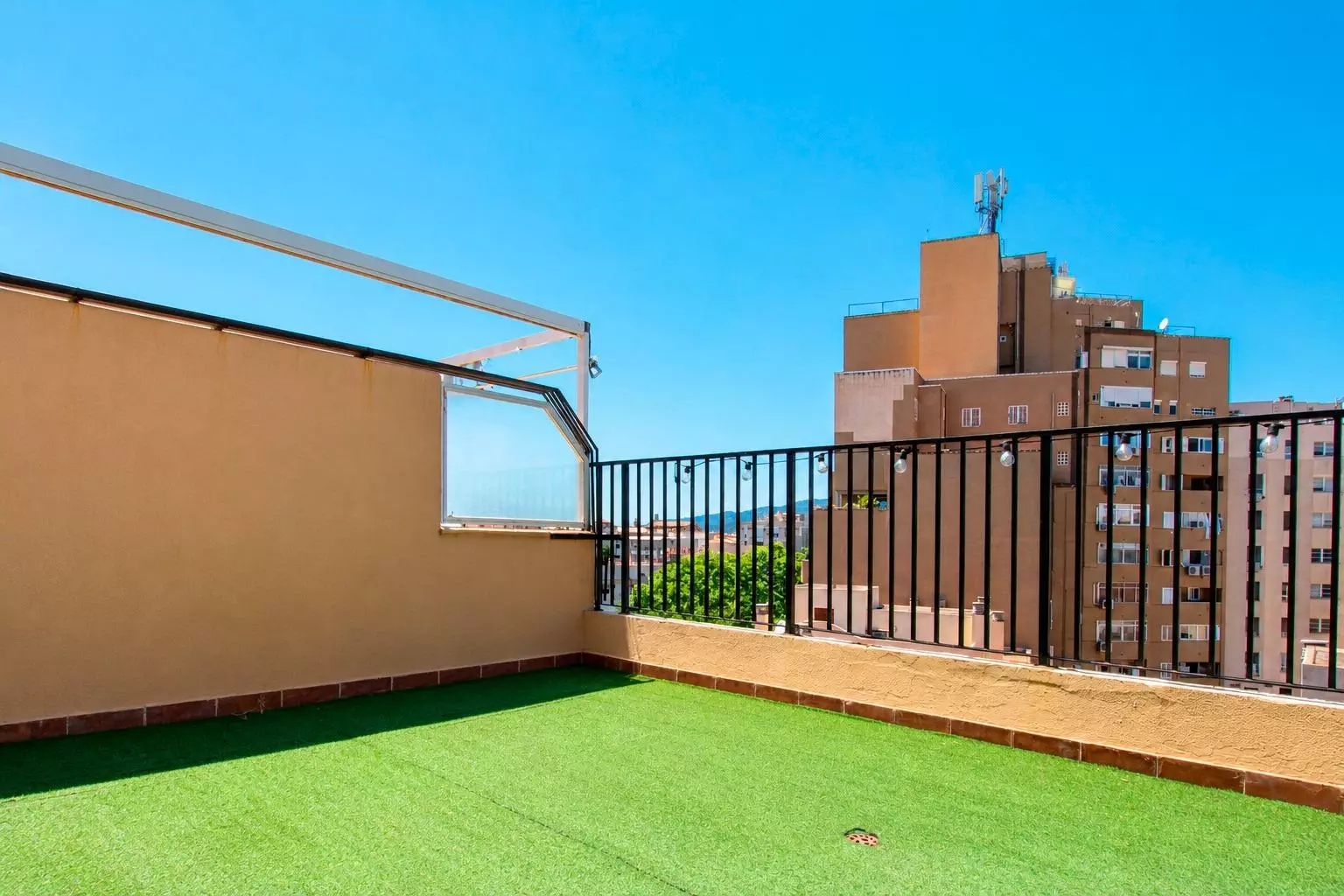 5-bedroom Penthouse In Palma De Mallorca, Spain (145 M²)