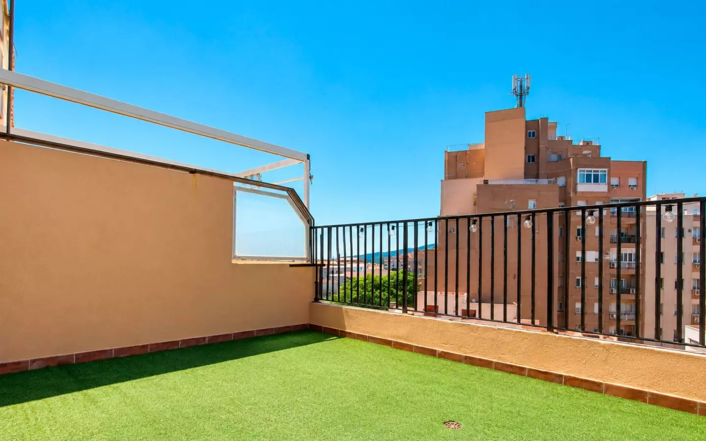5-bedroom Penthouse In Palma De Mallorca, Spain (145 M²)