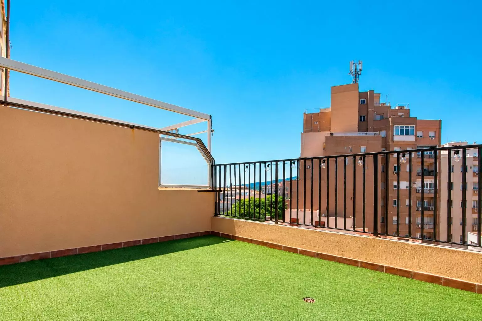 5-bedroom Penthouse In Palma De Mallorca, Spain (145 M²)