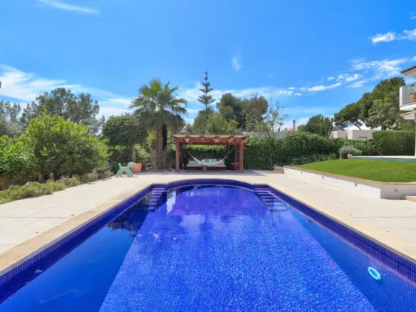 5-bedroom Villa In Calvià, Spain (398 M²)