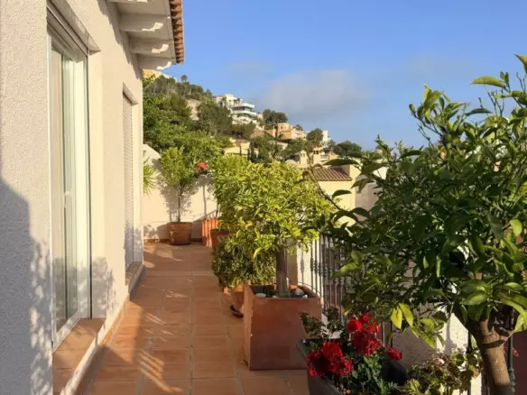 3-bedroom Semi In Altea, Spain (189 M²)